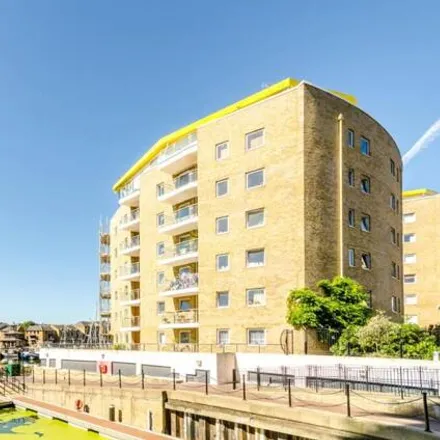 Buy this 3 bed apartment on 64-96 Basin Approach in Ratcliffe, London