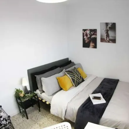 Image 5 - Redpiso, Calle de Camarena, 28047 Madrid, Spain - Apartment for rent