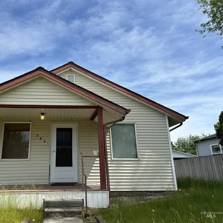 Buy this 3 bed house on 745 3rd Street in Clarkston, WA 99403