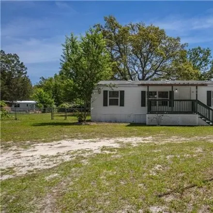 Buy this studio apartment on 5553 South Sugar Pine Point in Homosassa Springs, FL 34446