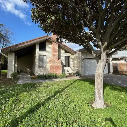Image 2 - 588 Lewis Court, Fairfield, CA 94533, USA - House for sale