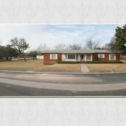 Buy this 4 bed house on 700 Arnold Street in Lampasas, TX 76550