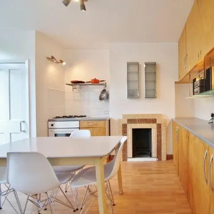 Rent this 3 bed townhouse on Southcroft Road in London, SW16 6QT