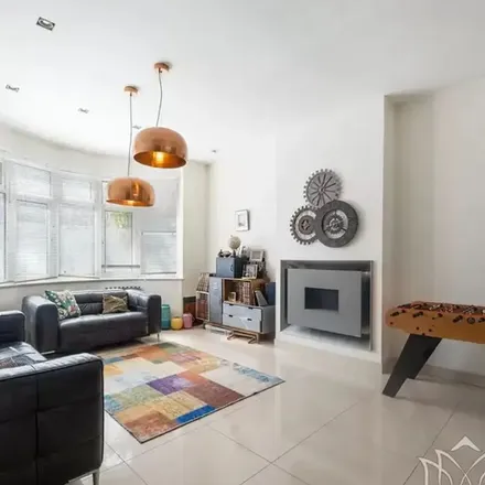 Rent this 6 bed apartment on Woodstock Road in London, NW11 8ER