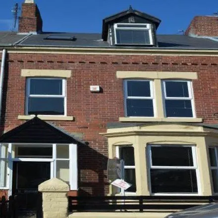 Image 3 - Heaton Hall Road, Newcastle upon Tyne, NE6 5AB, United Kingdom - Townhouse for rent