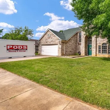 Image 3 - 7381 Cross Keys Drive, North Richland Hills, TX 76182, USA - House for sale