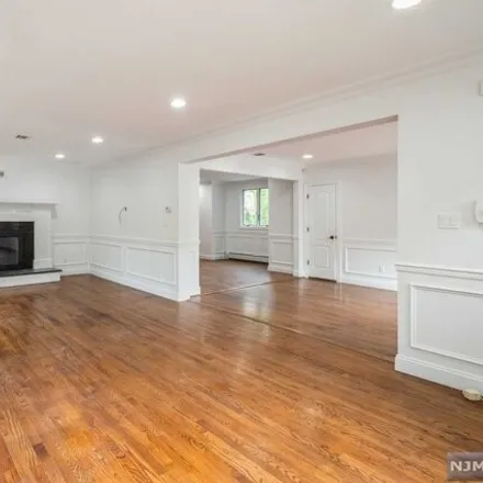 Image 7 - 23 Franklin St, Tenafly, New Jersey, 07670 - House for sale