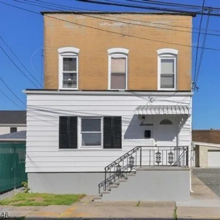 Image 2 - 74 Somerset Street, Carteret, NJ 07008, USA - House for sale