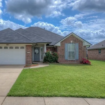 Buy this 3 bed house on 4917 General Polk Drive in Southgate Estates, Bossier City