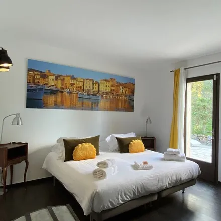 Rent this 3 bed house on Avenue de Provence in 13260 Cassis, France