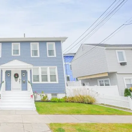 Rent this 4 bed house on 106 South Princeton Avenue in Ventnor City, NJ 08406
