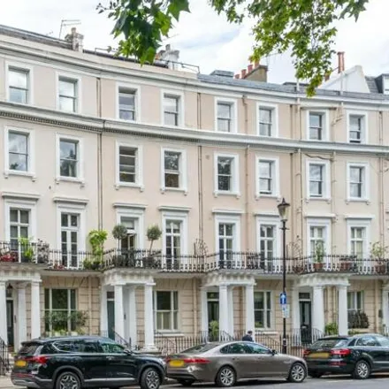 Image 6 - Royal Crescent Gardens, Royal Crescent, London, W11 4SN, United Kingdom - Apartment for sale