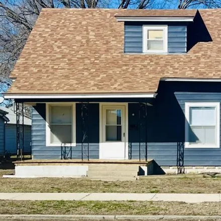 Buy this 3 bed house on 588 East 9th Avenue in Hutchinson, KS 67501