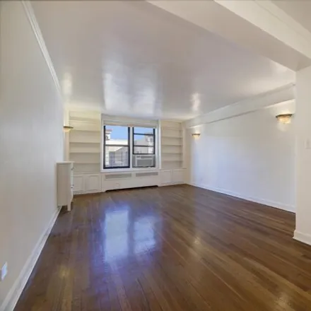 Image 2 - 330 East 80th Street, New York, NY 10075, USA - Apartment for sale