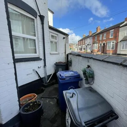 Image 3 - Silverdale Road, Newcastle-under-Lyme, ST5 8BE, United Kingdom - Townhouse for sale