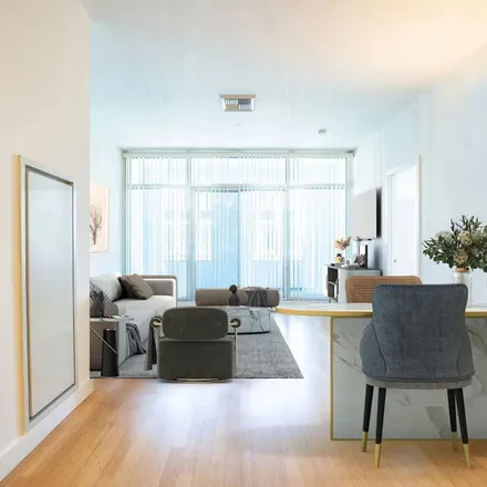 Rent this 2 bed apartment on Mercury in South Western Avenue, Los Angeles