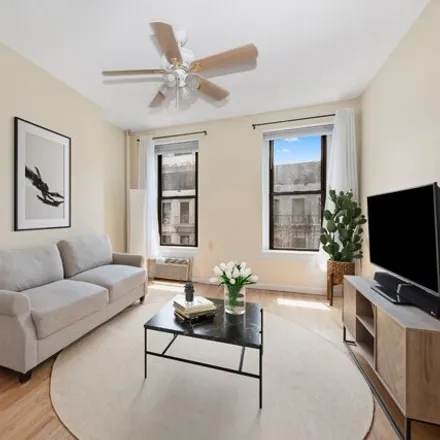 Buy this studio apartment on 521 E 83rd St Apt 5e in New York, 10028