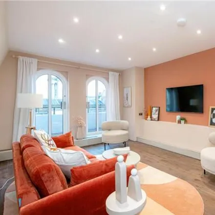 Image 1 - 4-5 Queen Street, London, W1J 5HL, United Kingdom - House for rent