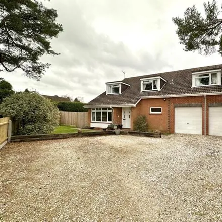 Rent this 5 bed house on Lions Lane in Fernlea Close, Lions Lane