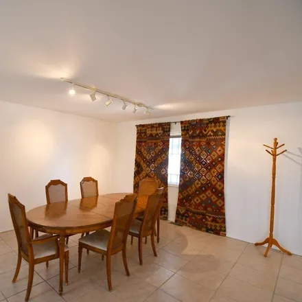 Image 8 - 1030 Calle del Sol, Taos, NM 87571, USA - House for sale