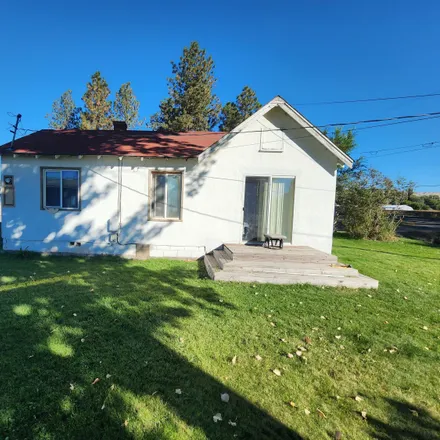 Buy this 2 bed house on 4802 Altamont Drive in Klamath Falls, OR 97603