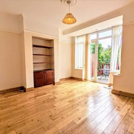 Image 3 - 42 Mount Road, London, SW19 8EW, United Kingdom - Townhouse for rent