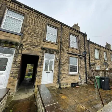 Rent this 3 bed townhouse on Newsome Road Tunnacliffe Road in Newsome Road, Huddersfield