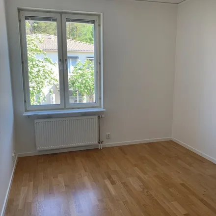 Rent this 4 bed apartment on Kronogårdsvägen in 174 62 Sundbybergs kommun, Sweden
