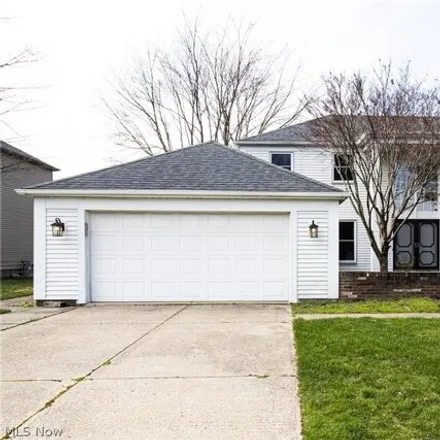 Rent this 4 bed house on 18018 Heritage Trail in Strongsville, OH 44136