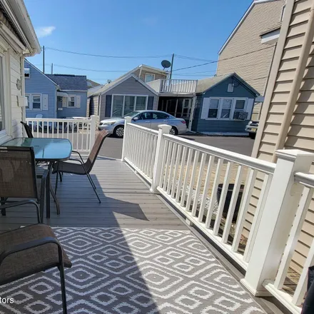 Image 8 - 3080 East Rutherford Lane, Ocean Beach, Toms River, NJ 08735, USA - House for sale