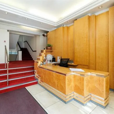 Image 9 - Sloane Avenue Mansions, Sloane Avenue, London, SW3 3JE, United Kingdom - Apartment for sale