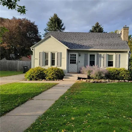 Image 1 - 220 1st Street Southwest, Blooming Prairie, Steele County, MN 55917, USA - House for sale