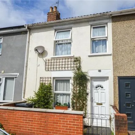 Buy this 3 bed townhouse on William Street in Swindon, SN1 3FS