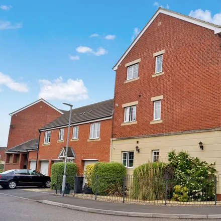 Rent this 2 bed apartment on 86 Riverside Close in Bridgwater, TA6 3PP
