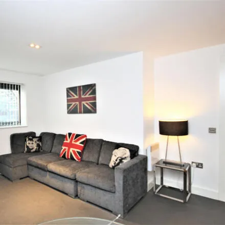 Rent this 3 bed room on Fresh in Chapel Street, Salford