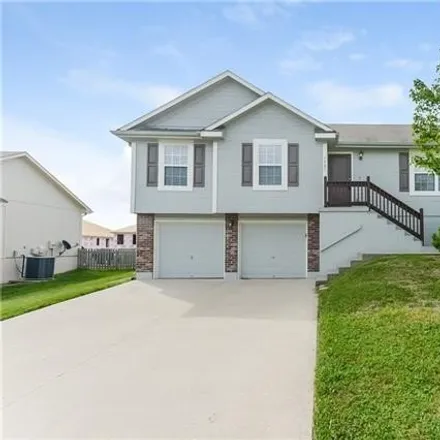 Rent this 3 bed house on 1501 Northwest Highview Drive in Grain Valley, MO 64029