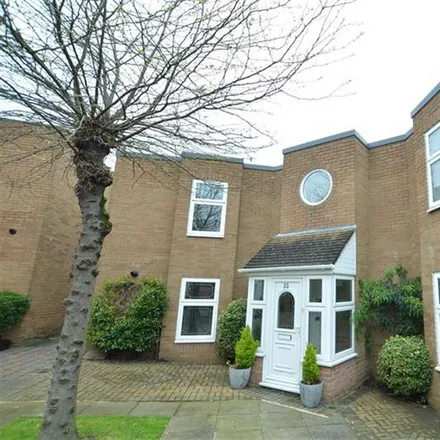 Rent this 3 bed townhouse on Anworth Close in London, IG8 0DS