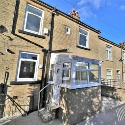 Buy this 2 bed townhouse on Mark Street in Bradford, BD5 8AX