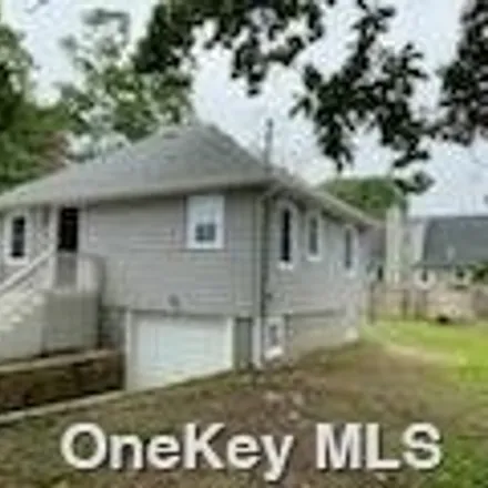 Buy this 2 bed house on 5 Lafayette Drive in Shirley, NY 11951