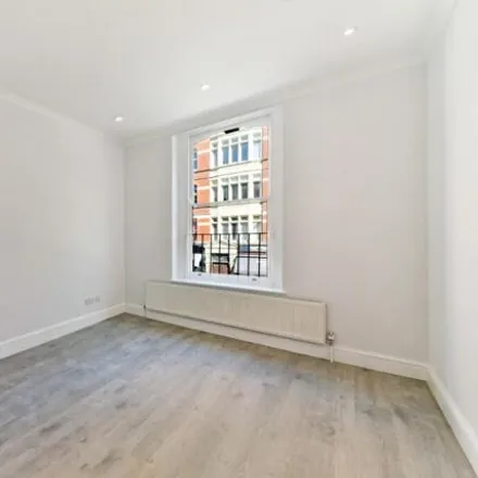 Image 4 - Implantcenter Dentistry, 71 Gray's Inn Road, London, WC1X 8TS, United Kingdom - Room for rent