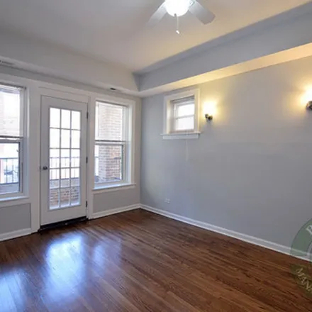 Rent this 2 bed apartment on 7450 North Greenview Avenue in Chicago, IL 60626