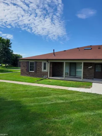 Image 2 - 14873 Melrose Court, Shelby Charter Township, MI 48315, USA - Condo for sale