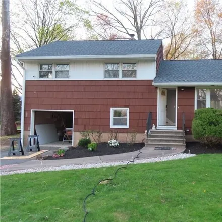 Rent this 3 bed house on 4 Wynnwood Avenue in Fieldville, Piscataway Township
