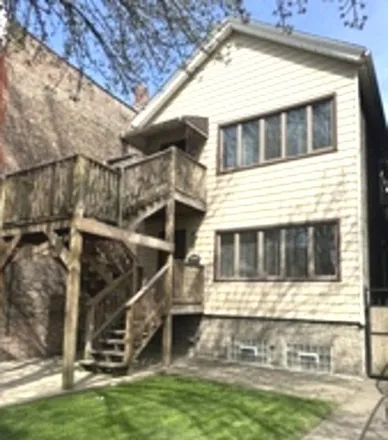 Rent this 3 bed house on 3207 South Wells Street in Chicago, IL 60616
