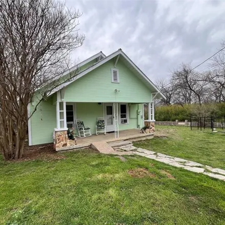 Buy this 2 bed house on 1224 South Dempster Street in Hamilton, TX 76531