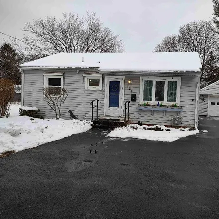 Rent this 3 bed house on 124 Iroquois St