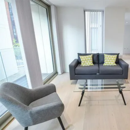 Image 3 - Liner House, Admiralty Avenue, London, E16 2PZ, United Kingdom - Apartment for rent