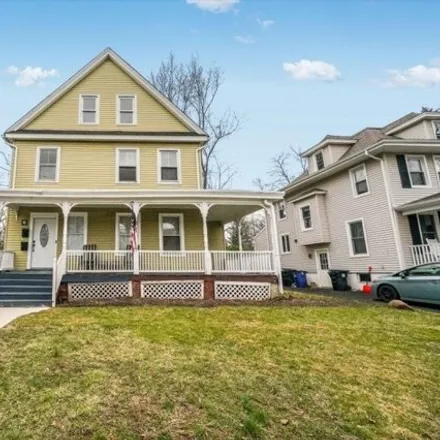 Rent this 3 bed house on 32 Hillside Avenue in Chatham, Morris County