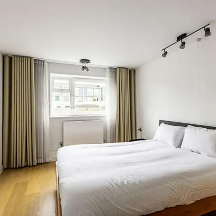 Image 5 - 90 Eaton Terrace, London, SW1W 8UG, United Kingdom - Apartment for rent