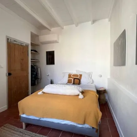 Image 1 - Arles, Bouches-du-Rhône, France - Apartment for rent